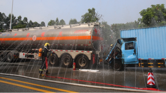 危險(xiǎn)品運(yùn)輸.png 危險(xiǎn)品運(yùn)輸.png