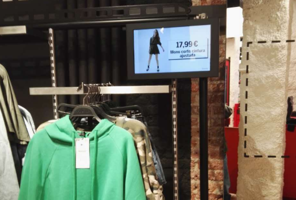 三防平板在ZARA廣告機(jī)中的應(yīng)用.png 三防平板在ZARA廣告機(jī)中的應(yīng)用.png