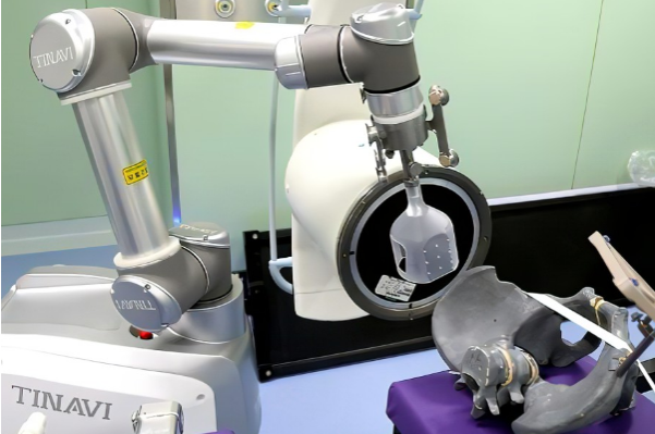 骨科手術(shù)機器人.png 骨科手術(shù)機器人.png