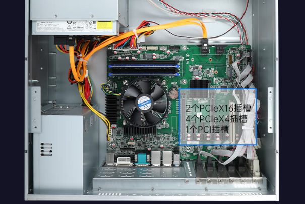 帶GPU工控機(jī)機(jī)箱.png 帶GPU工控機(jī)機(jī)箱.png